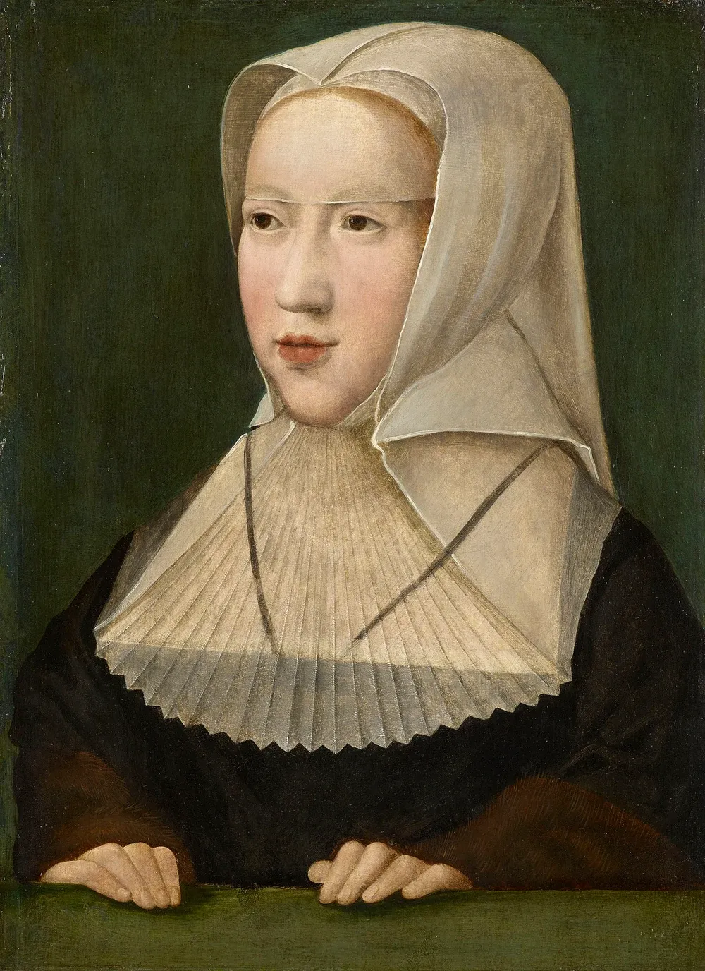 Portrait peint de Marguerite d’Autriche, coiffe blanche et robe noire, mains posées devant elle